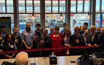 Kwik Trip Ribbon cutting