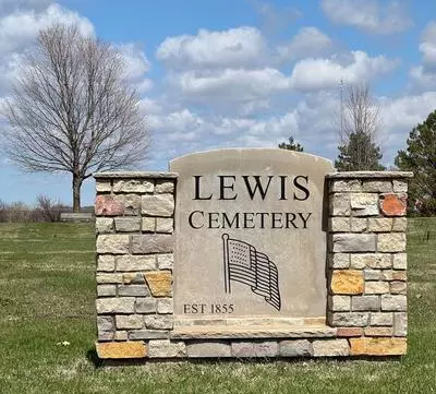 Image of Lewis Cemetery monument